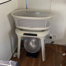 4MOMS Mamaroo - Lightly Used