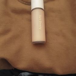 Rare Beauty Foundation 