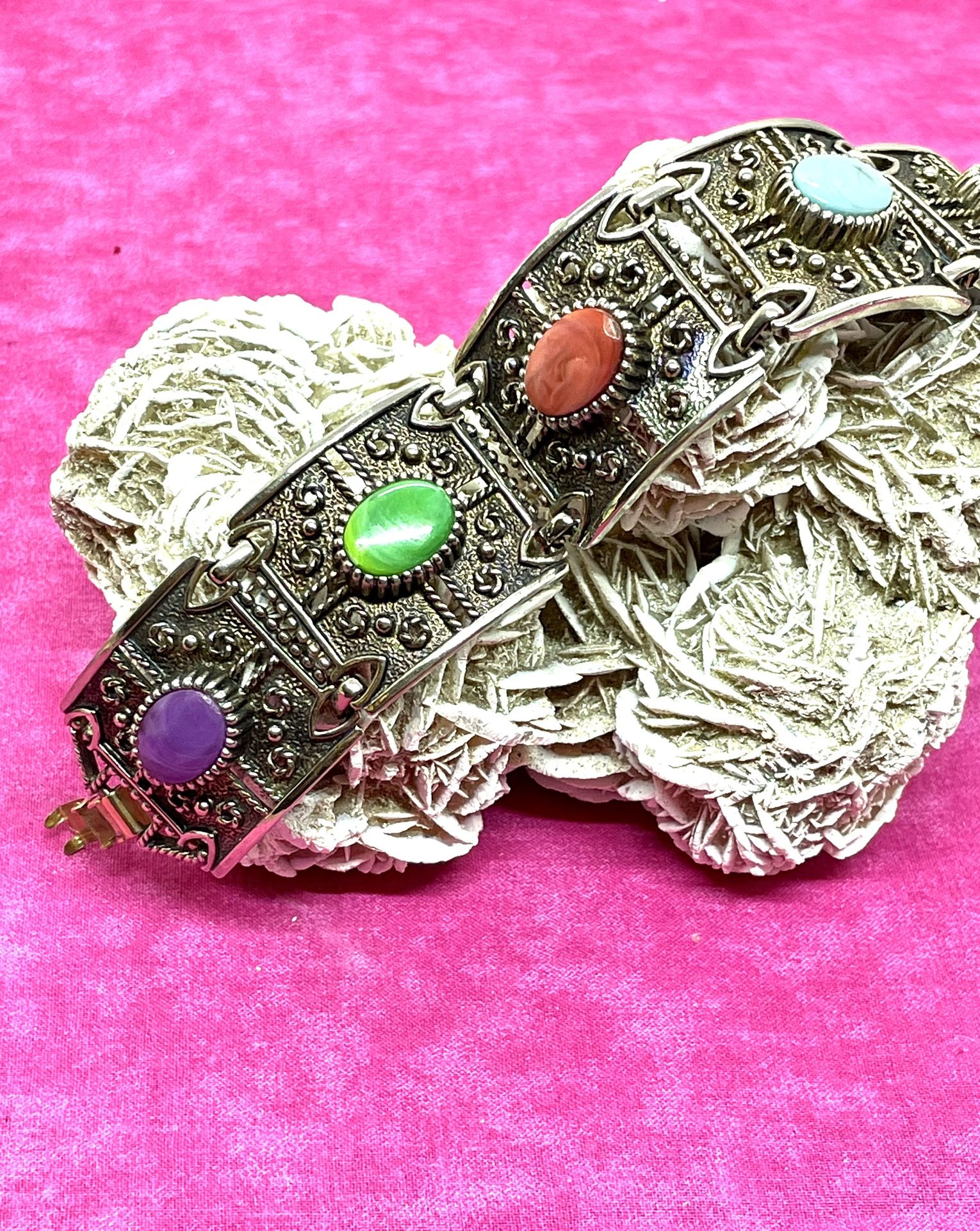 Sarah Coventry Fashion Bracelet