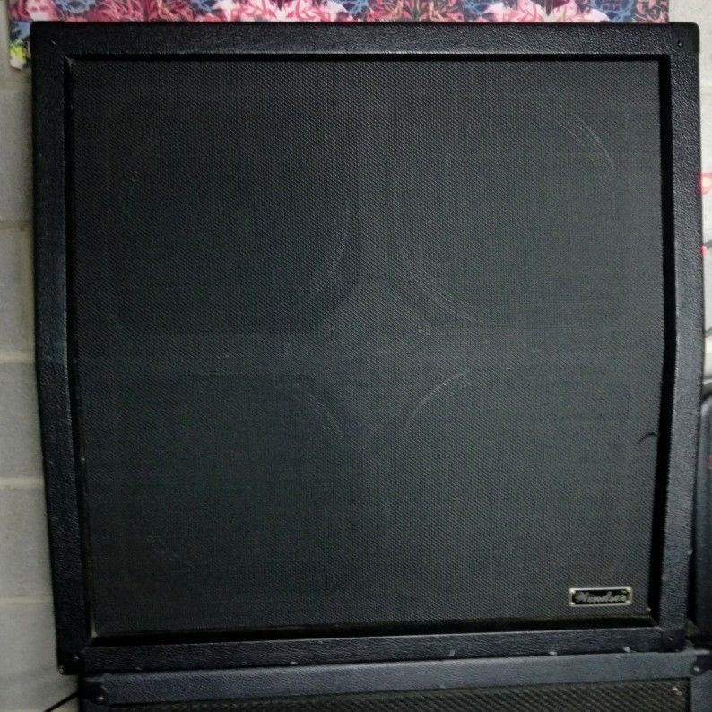 Peavey Windsor 4x12 Guitar Cabinet – Good Working Condition