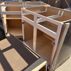 Set Of Wooden Kitchen Cabinets Great Condition 