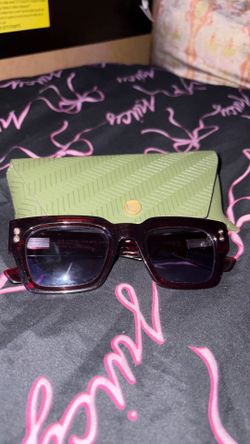 AKONI GLASSES