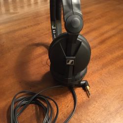Sennheiser HD-25 DJ headphones 