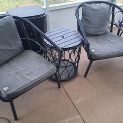 Outdoor Chair Set With Matching End Table