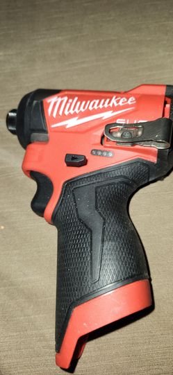 Milwaukee Fuel M12 Compact Impact Driver