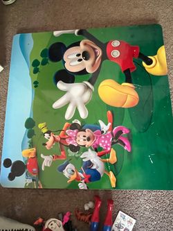 Kids table and toy organizer