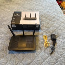 Linksys Dual-Band WiFi Router