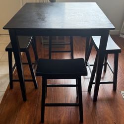High Top dining Table w 4 Stools