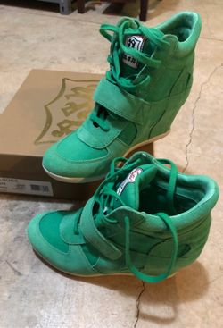 Woman shoes size 39 sneaker with heel