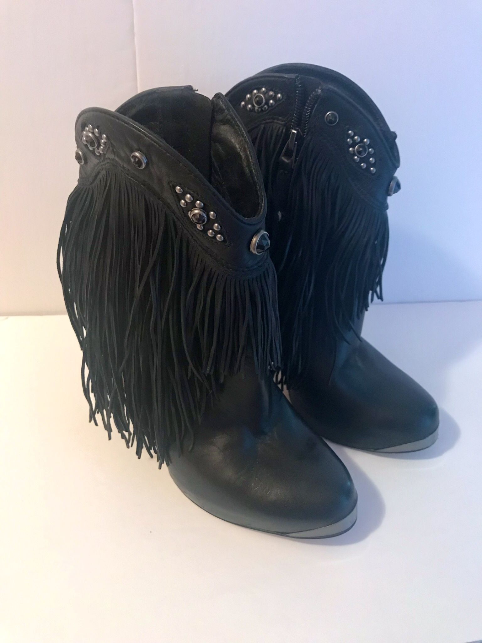 SAM EDELMAN BOOTIES, FRINGE ACCENT ,ZIPPER INSIDE ,SIZE