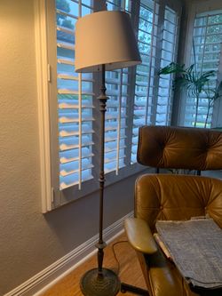 Vintage Style Floor Lamp w/ 2 Interchangeable Shades