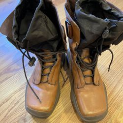 Authentic Prada leather boots. Unisex mens  SZ 7.5 or women’s SZ 8.5/9.