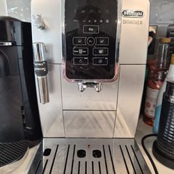 DeLonghi Coffee Machine 