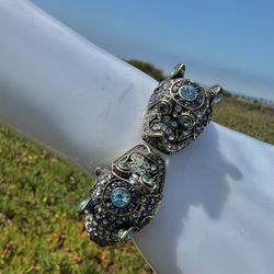 Heidi Daus “Glittering Guardian Fu Dog” ➕ Hidden Watch Statement Bracelet