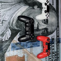 3 PS4 Controllers For 40$