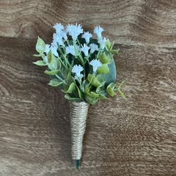 Rustic Baby’s Breath Boutonniere 