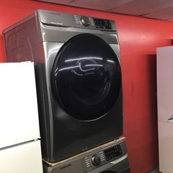 New Scratch And Dent Samsung Front Load Washer And Dryer Set. 1 year Warranty 