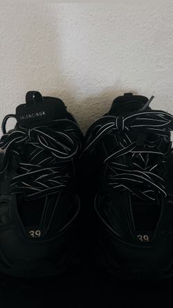 BALENCIAGA