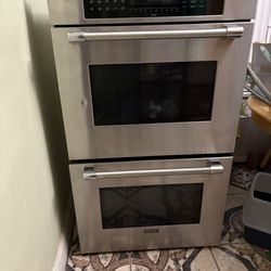 Thermador 30" Double Wall Oven - High-End Model: SEC302