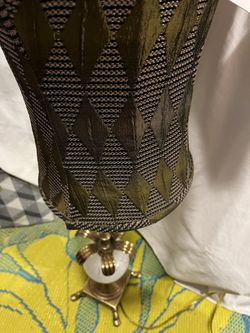 Traditional lamp Brass With White Middle Bulb 