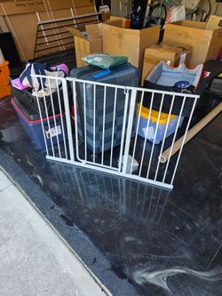 Dog/Baby Gate for Doorways & Bottom of Stairs