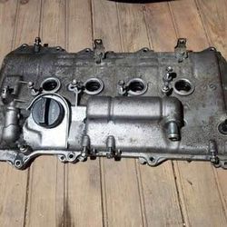 2010-2015   Toyota Prius Valve Cover - Toyota (11(contact info removed)0) OEM USED