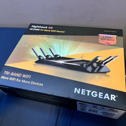 NETGEAR Nighthawk X6 Smart Wi-Fi Router (R8000) - AC3200 Tri-band