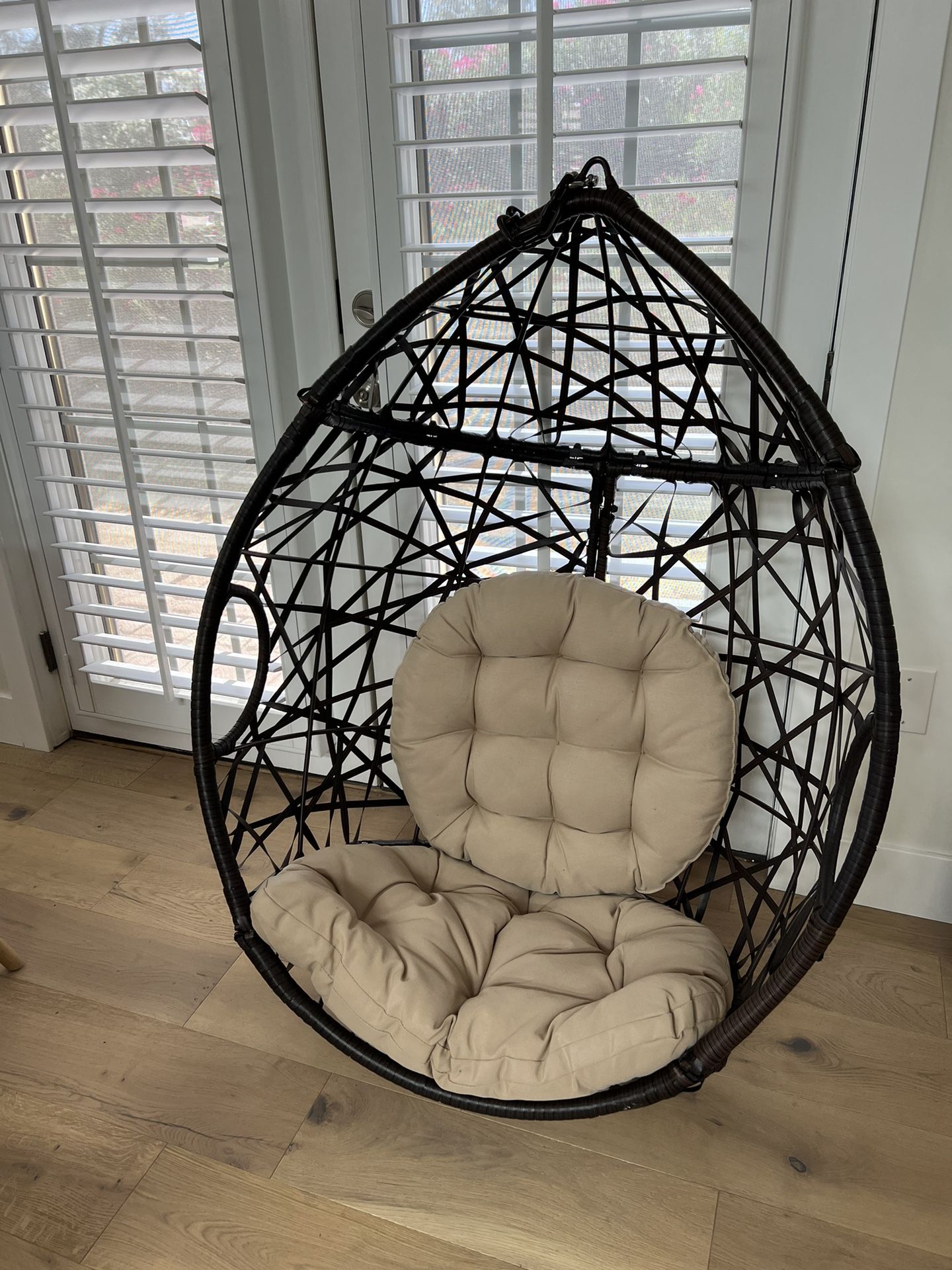 New Hanging Egg Chair 