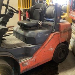 2014 Toyota 6000lb Propane Forklift 