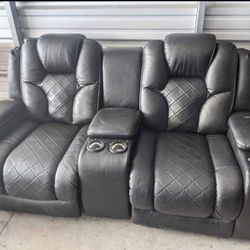 Powered Leather Recliner Loveseat  Read Ad 
