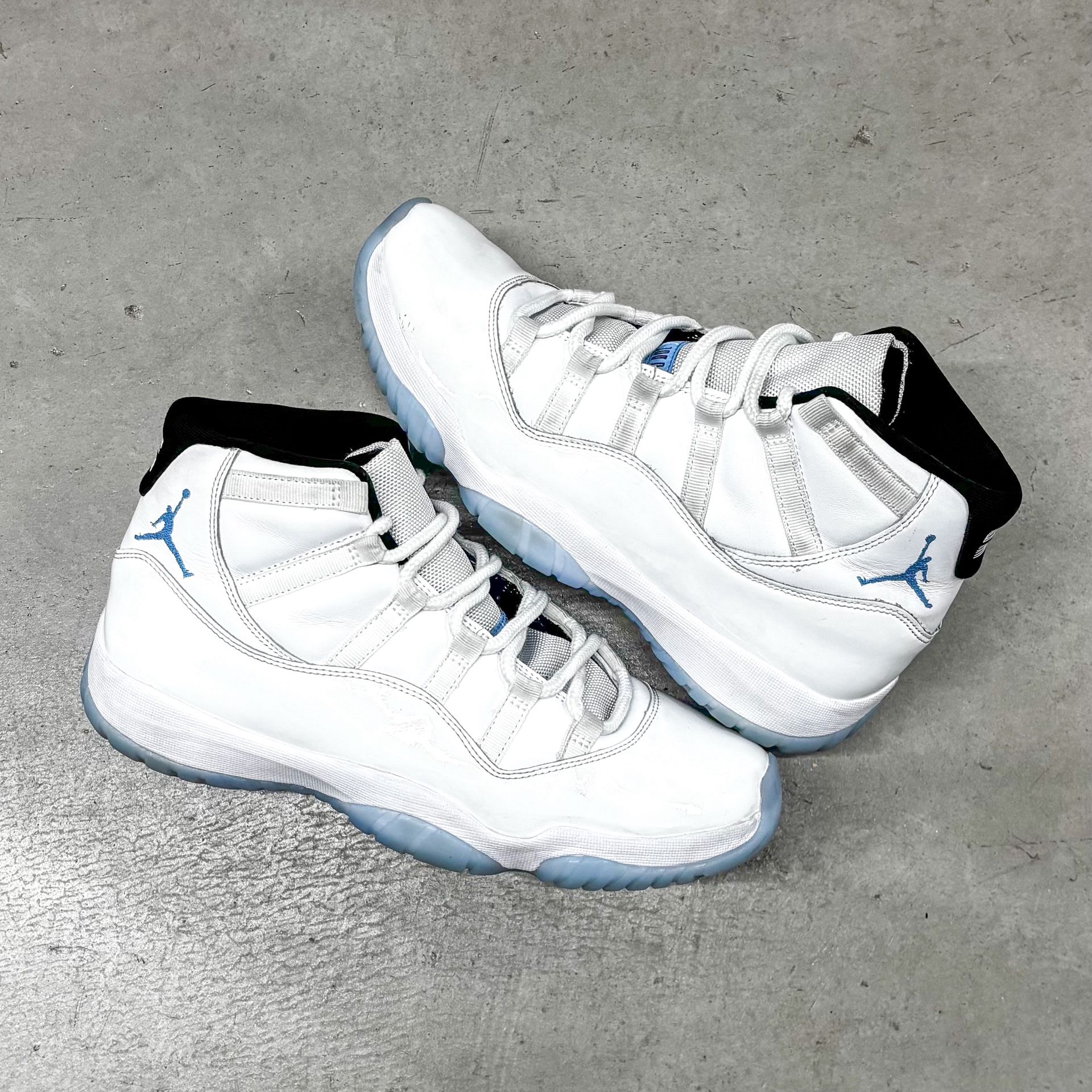 Air Jordan 11 Legend Blue Size 10