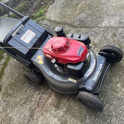 HONDA LAWN MOWER SELF PROPELLED 