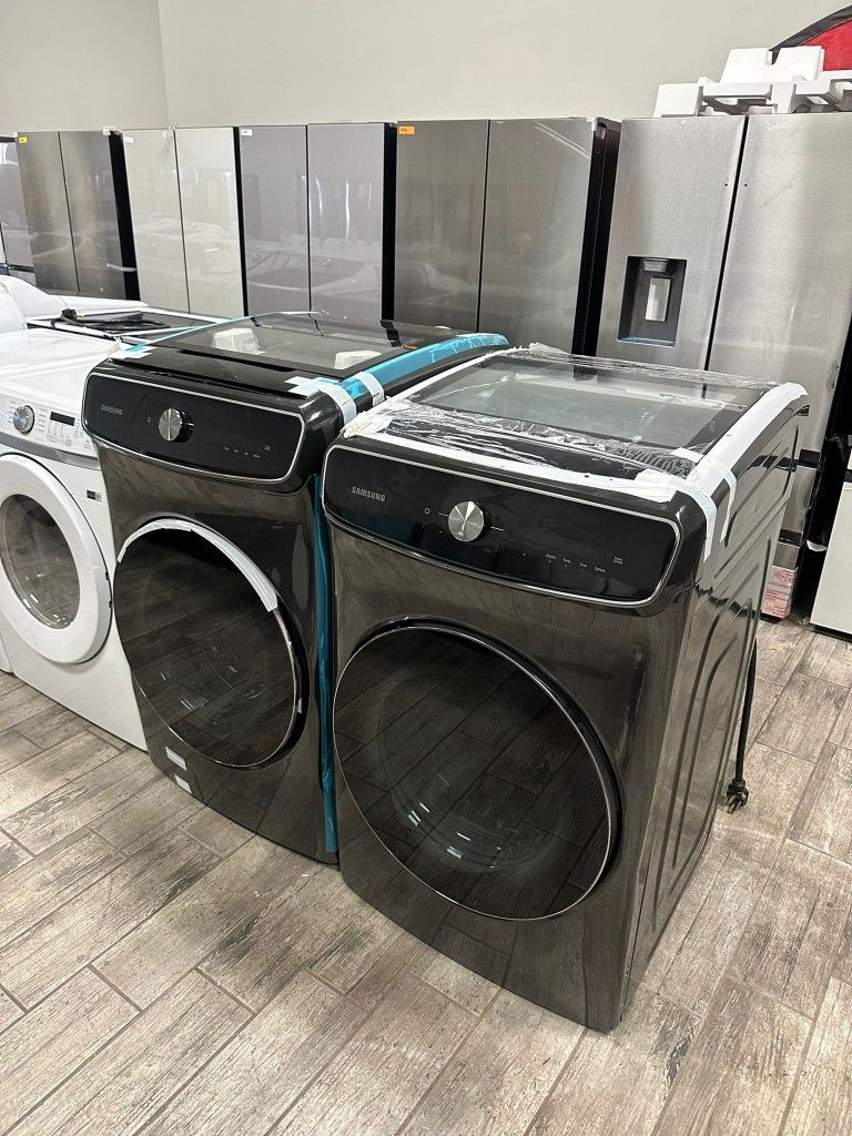 Samsung Flex dual washer and dryer set electric XL scratch and dent