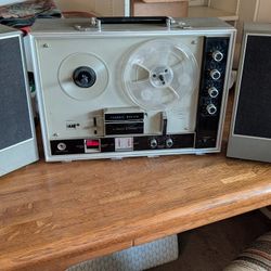 CHANNEL MASTER 4 Track Stereo Tape Recorder Player Model 6324 Reel to Reel