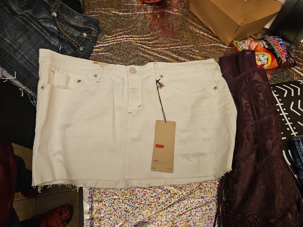 Levi's White Denim Skirt 31