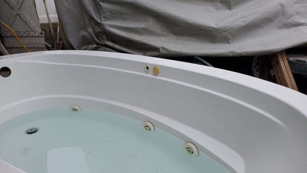 LASCO Bathware jacuzzi tub for Sale in Upland, CA OfferUp