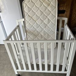 White Portable Baby Crib with Mattress - Gently Used
