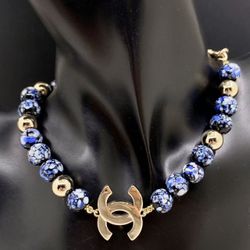 Fashionable beaded necklace