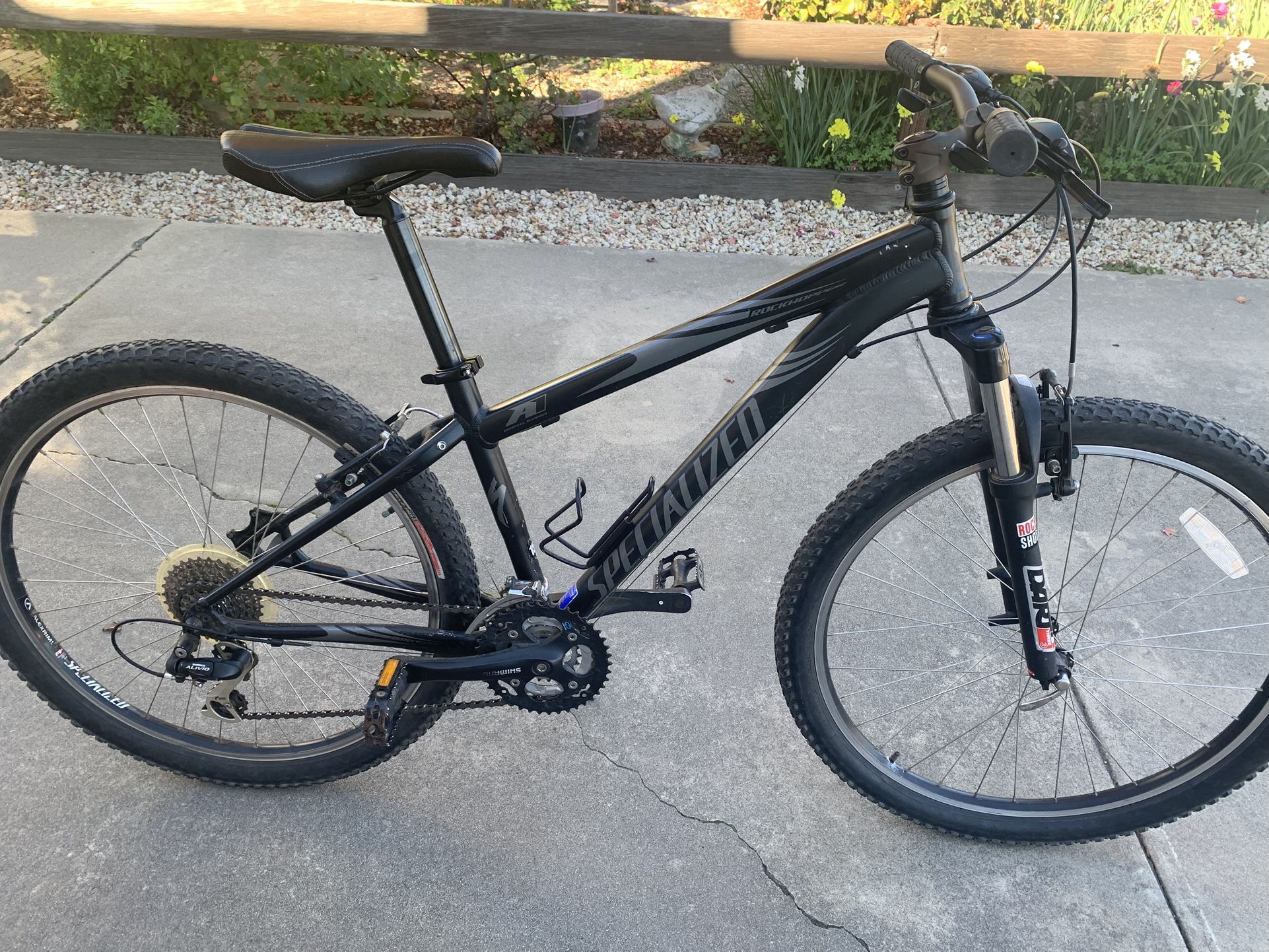 NICE SPECIALIZED A1 ROCKHOPPER MOUNTAIN BIKE