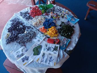5 pound lot of LEGOS nice colors Figures BRICKS Wheels tools & Best-Lock books