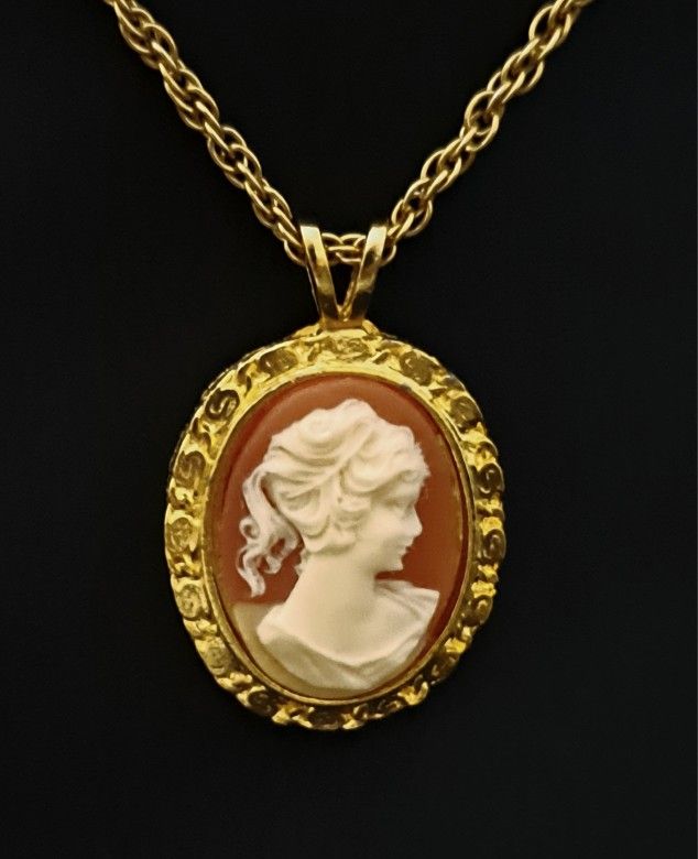 Vintage Avon Cameo Necklace