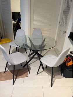 City Furniture Glass Dining Table Set