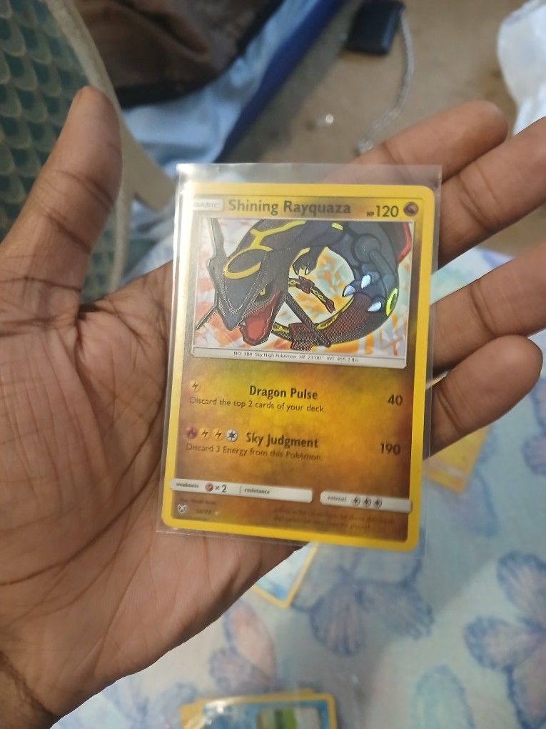 Shining Rayquaza Pokemon Card