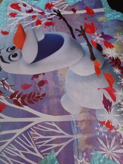 Frozen piñata and party supplies