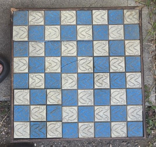 Free Chess Board. Top Piece Broken