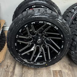 NEW 22x12 TIS wheels wrapped in AMP TERRAIN RT 33x12.50r22 tires