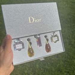 Dior Women Perfume Gift Set Valentine Regalos Mujer Valentine, MRSP $250