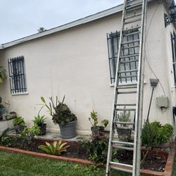 Good Condition, 24 Feet Aluminum Extension Ladder