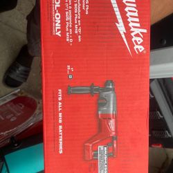Milwaukee Brushless 1” SDs Plus Rotary Hammer