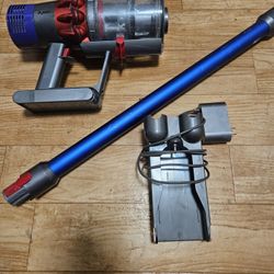 Dyson Cordless Vacuum 